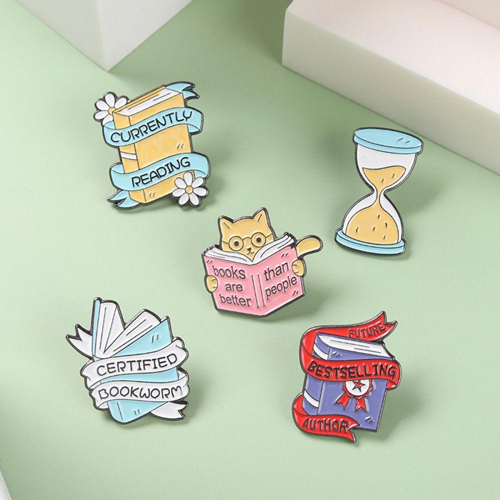 Lily Bros Bookish Dialogue Hadiah Kerah Pin