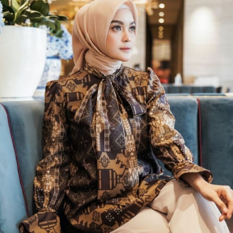 Pila bow blouse by klamby