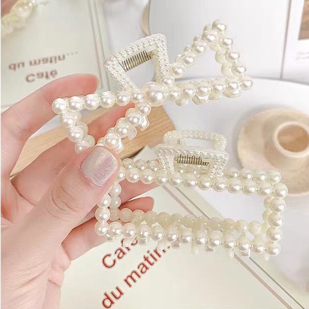 (Hello Girl)F65 INS Korean Mutiara Acrylic Hair Claw Clip girl Women Fashion  Geometric Hairpin