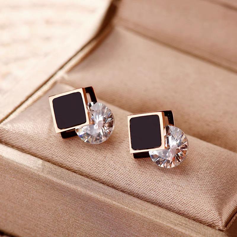 COD! anting stud titanium black square diamond anti karat import