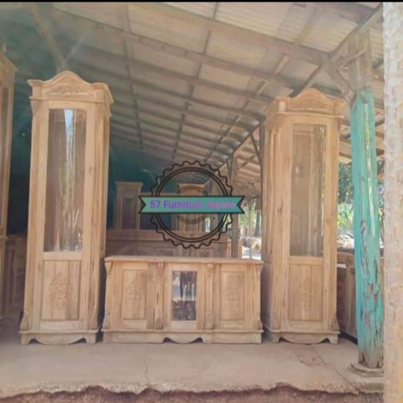 Bufet TV - Lemari kaca pajngan ukir jepara jati mentahan