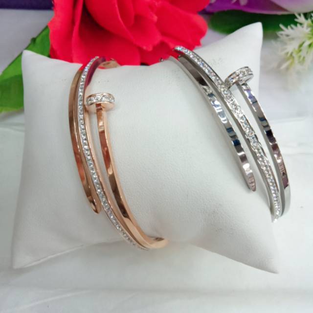 gelang titanium paku