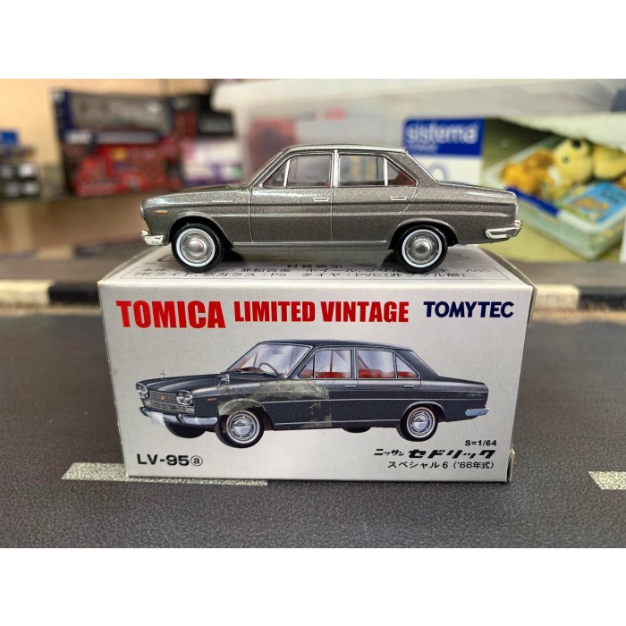 Tomica Limited Vintage LV-95a Nissan Cedric Special 6 (66)