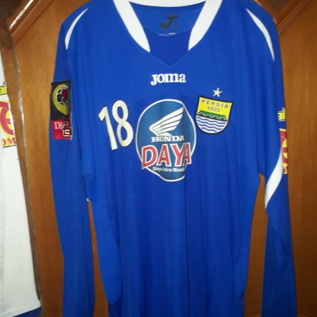 Jersey Persib Bandung Home Musim 2010/2011 Original Product by Joma Spain, size XXL Lengan Panjang..