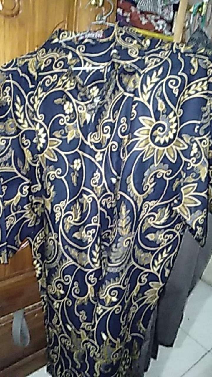 Hem Pendek Adinata Batik Arion