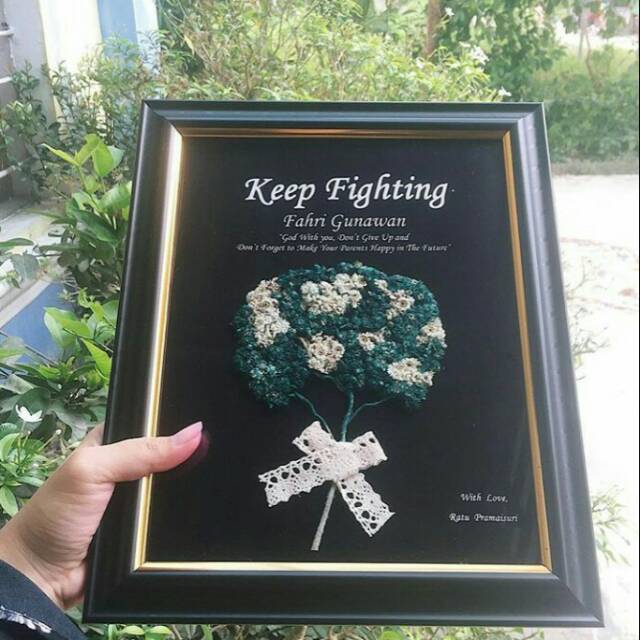 

Kado unik/siluet kado wisudah/kado pernikahan/kafo anniversary/edelweis frame