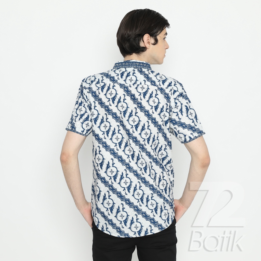 BATIK COUPLE KELUARGA  Kemeja Rok Lilit Instan Pria Lengan Panjang Slimfit Premium Lereng Putih Biru 723619 Cap 72 - Baju Kemeja Atasan Pakaian Batik Couple Cople Pria Cowok Laki Laki Remaja Keluarga Lengan Panjang Modern Slimfit Premium Kekinian