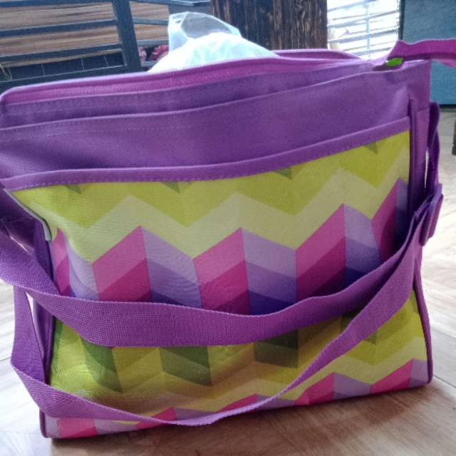 Taperware tempt makn & minum set tas 460.000