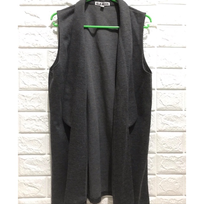 Preloved Outer Sleeveless by Isla Mode