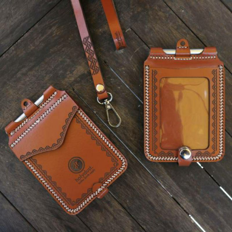 

ID Card Name Tag Holder Unik Asli Kulit Sapi Multi Guna