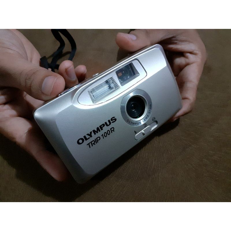 OLYMPUS TRIP 100R