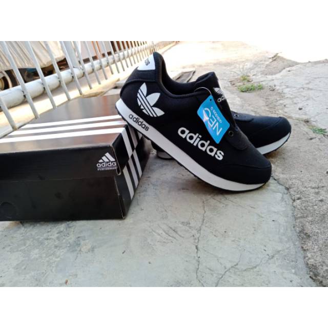 Sneakers pria adidas neo