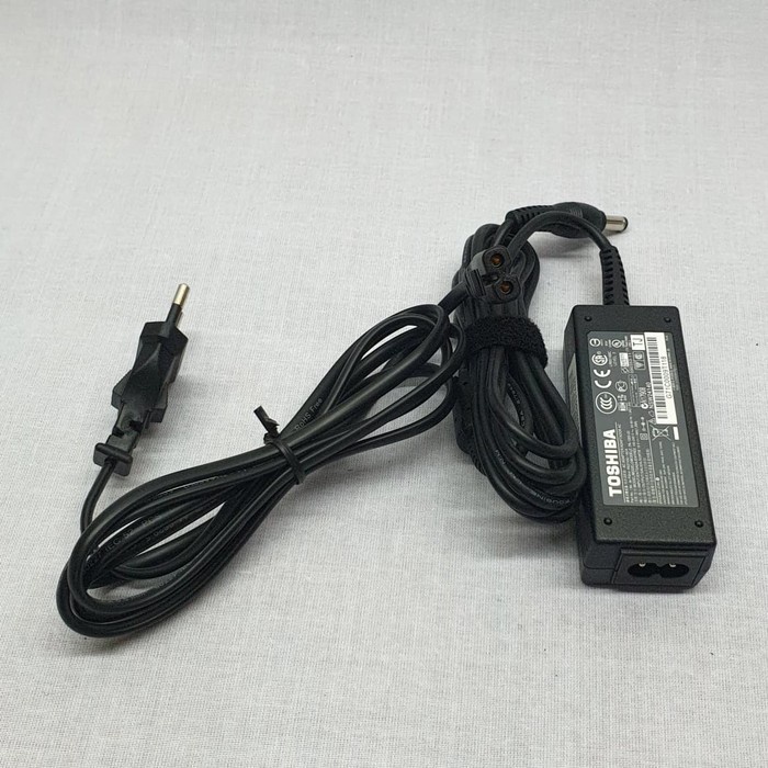 Adaptor charger Toshiba 19v 1,58a nb500,nb520,nb300 original