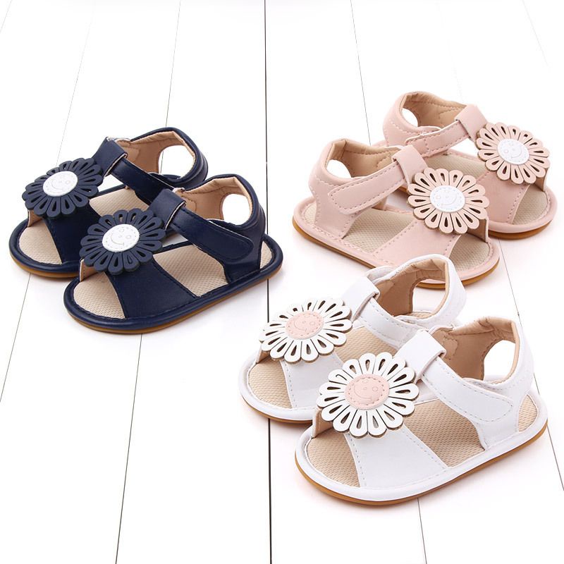 Sepatu sandal bayi / prewalker import sol karet tidak licin