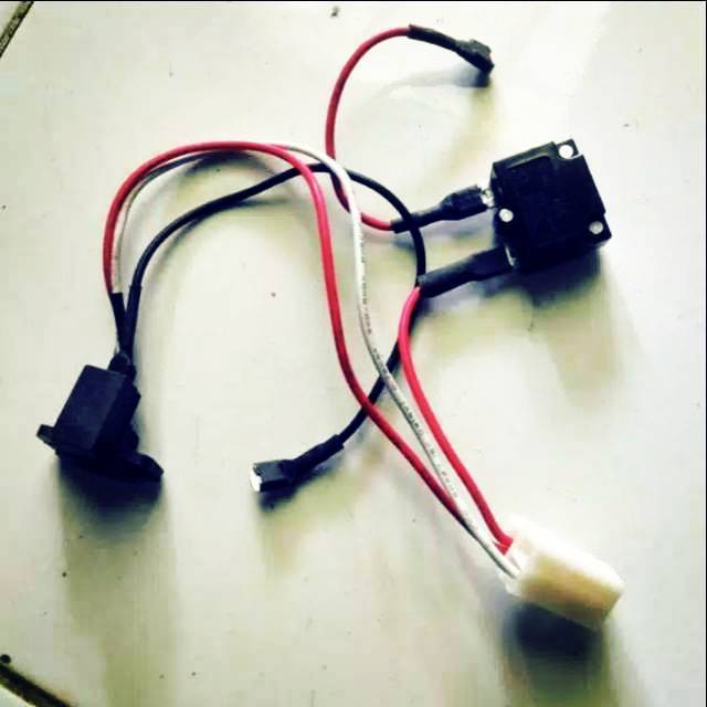 Set Kabel penghubung dan sekreng Charger Mobil Motor Mainan Aki