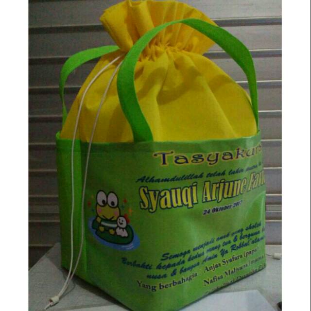 

Tas tasyakuran serut 22X22 kain TEBAL