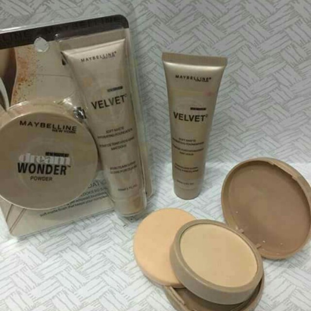 Maybelline New Dream Wonder Powder + Velvet Foundation velvet mika