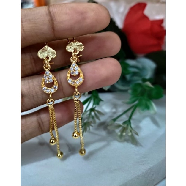 anting wanita dewasa cantik warna emas