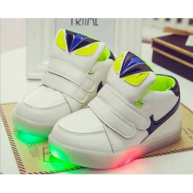 Sepatu boot anak lampu fendi monster White colour