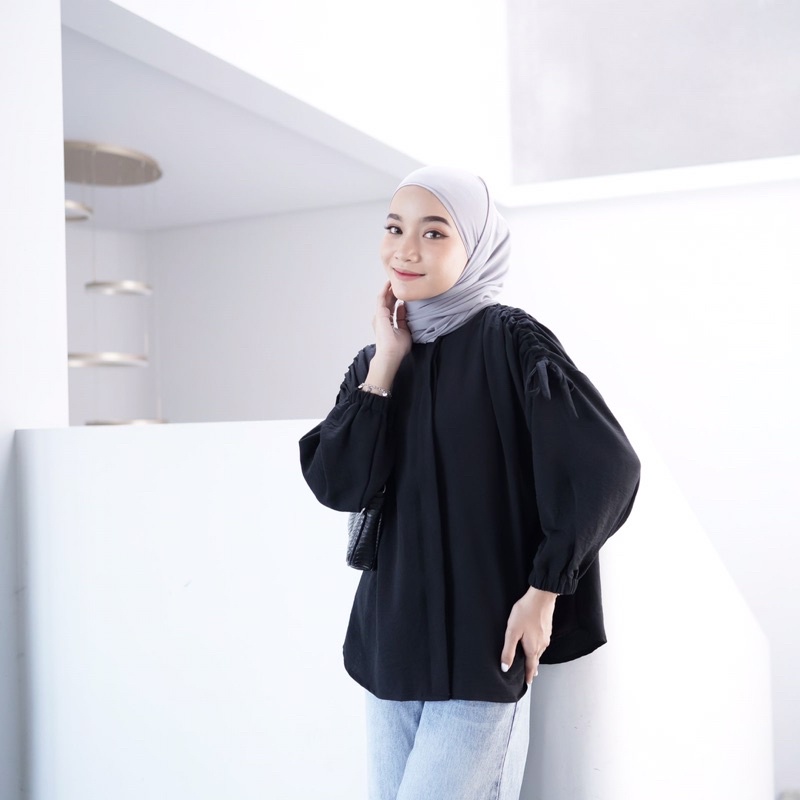 HEKSA BLOUSE MALIKA SET BY LOCANA