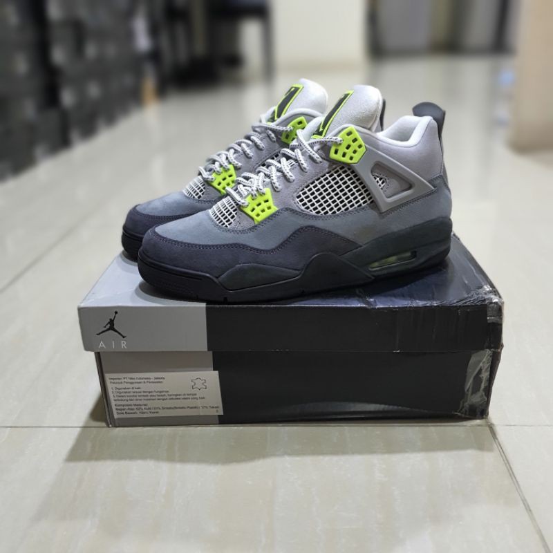 NIKE AIR JORDAN 4 RETRO SE " NEON "