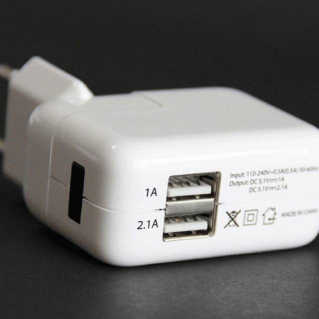 FIVI USB Charger 2 Port dengan Display LED