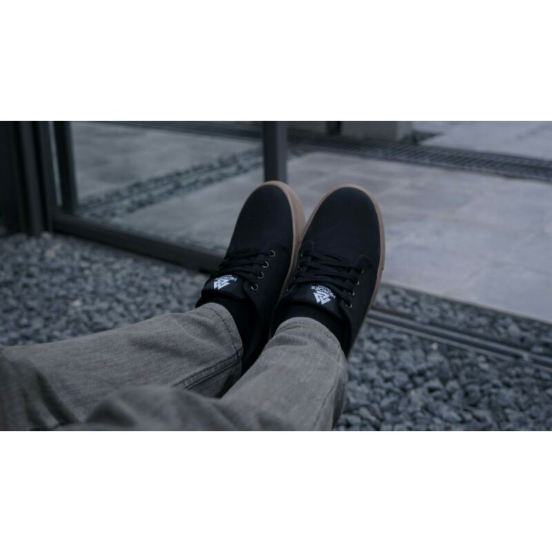 XSHOESBDG.ID X NERO Sepatu Sneakers Pria Casual Shoes Formal Pria Jalan Santai Acara