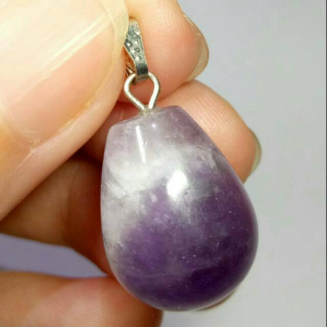 C008. 22,85Cts Liontin Cantik Batu Kecubung Lavender Ungu. Natural Purple Amethyst Teradrop Pendant