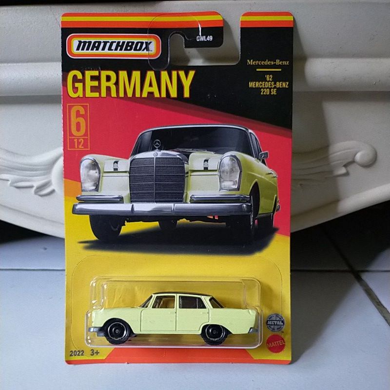 MATCHBOX MERCEDES BENZ 220 SE