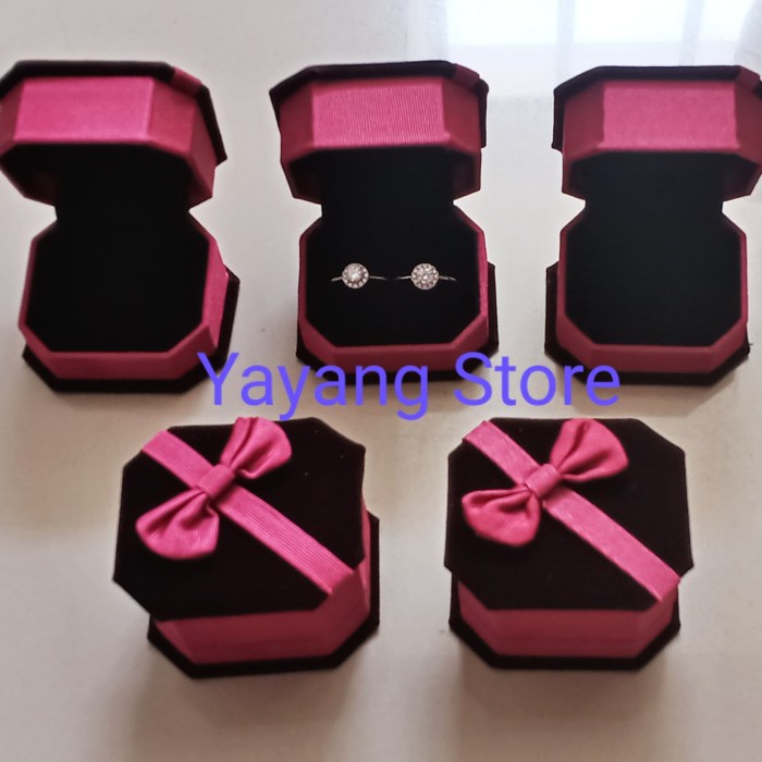 couple-cincin- kotak box cincin beludru mewah couple pasangan pink hitam -cincin-couple.