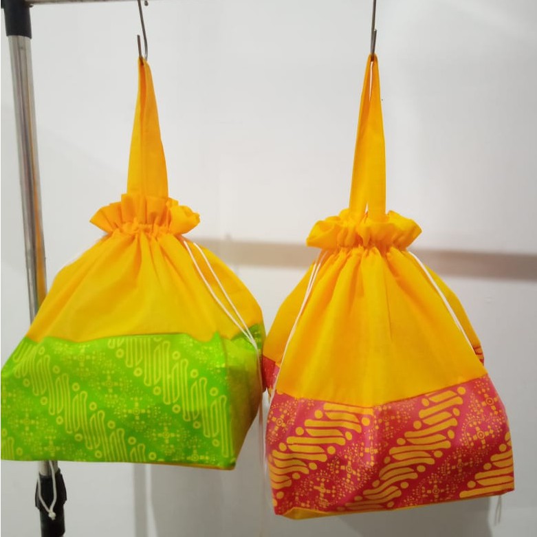 

[COD}] TAS HAJATAN KAIN SPUNBOND/TAS BERKAT SYUKURAN SERUT 30X24X24