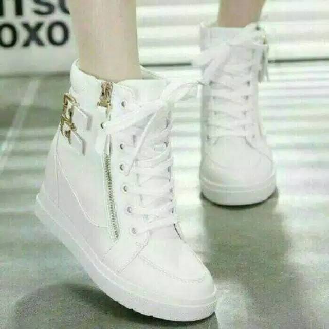 SEPATU WANITA BOOTS KOREAN WHITE