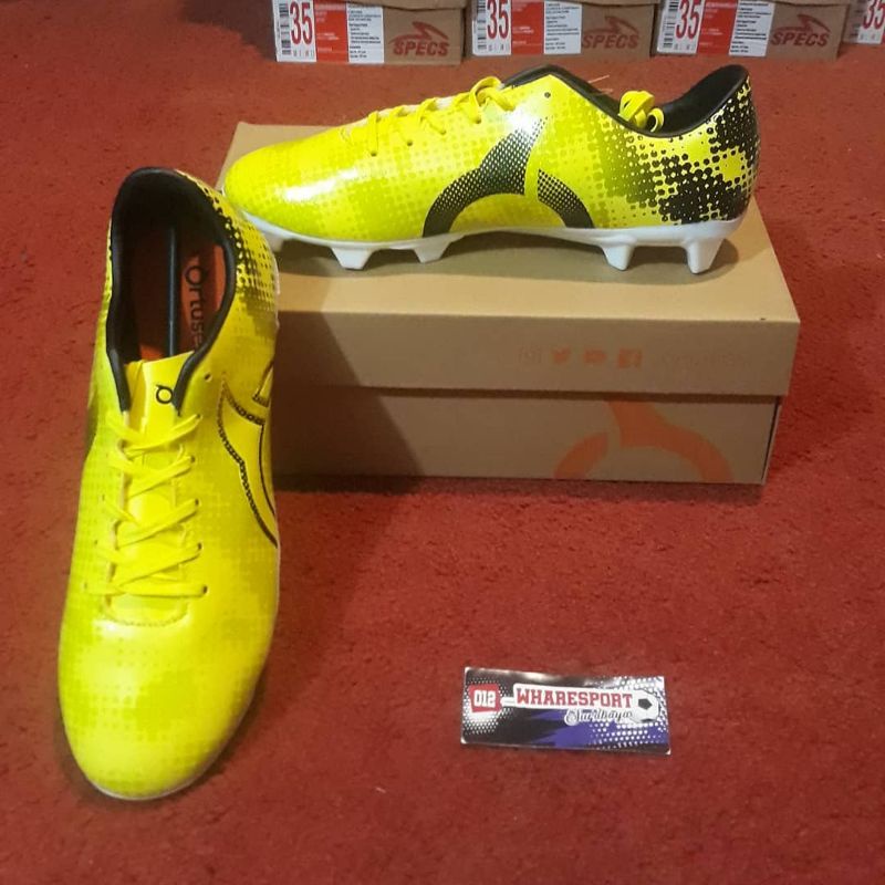 Sepatu Sepak Bola Ortuseight