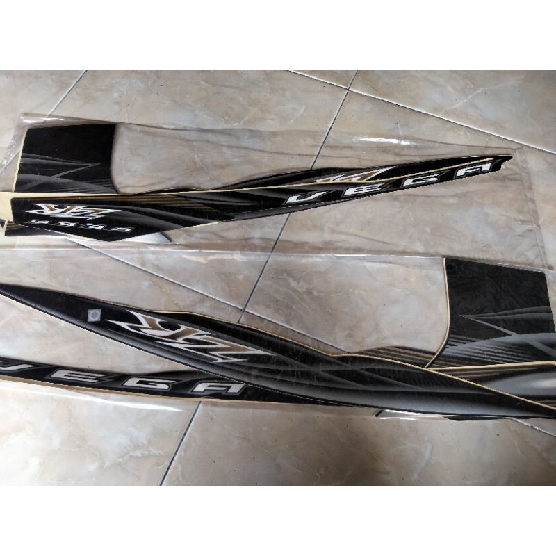 Striping sepeda motor VEGA ZR 2012 (HITAM)