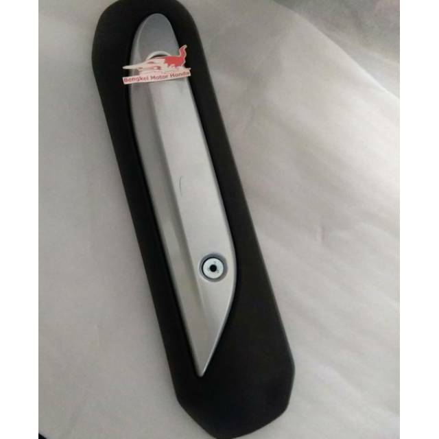 Cover Tutup Tameng Pelindung Knalpot Honda Vario 110 CW Lama Ori AHM 18330KVB900