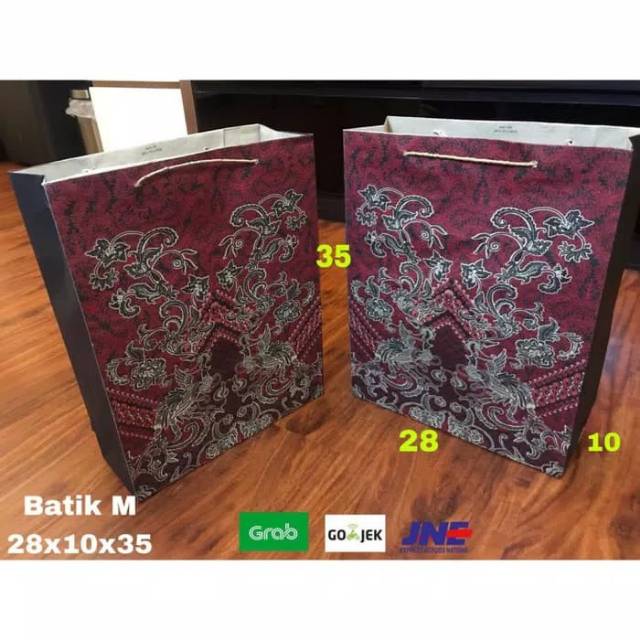

Pembelian Kelipatan 20 pcs Paperbag Batik M 28x10x35 Tas Souvenir Motif Goodie Bag Shopping Paper Bag