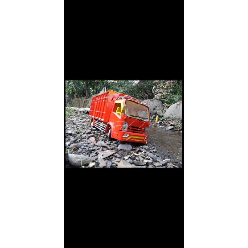 miniatur truck oleng skala 1:10 bahan kayu+pvc