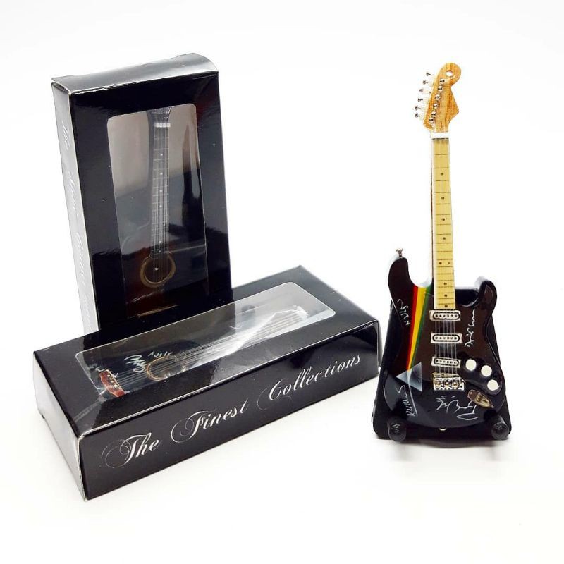 Miniatur Gitar dan Bass Fender Pink Floyd aksesoris action figure skala 1:12 Exclusive