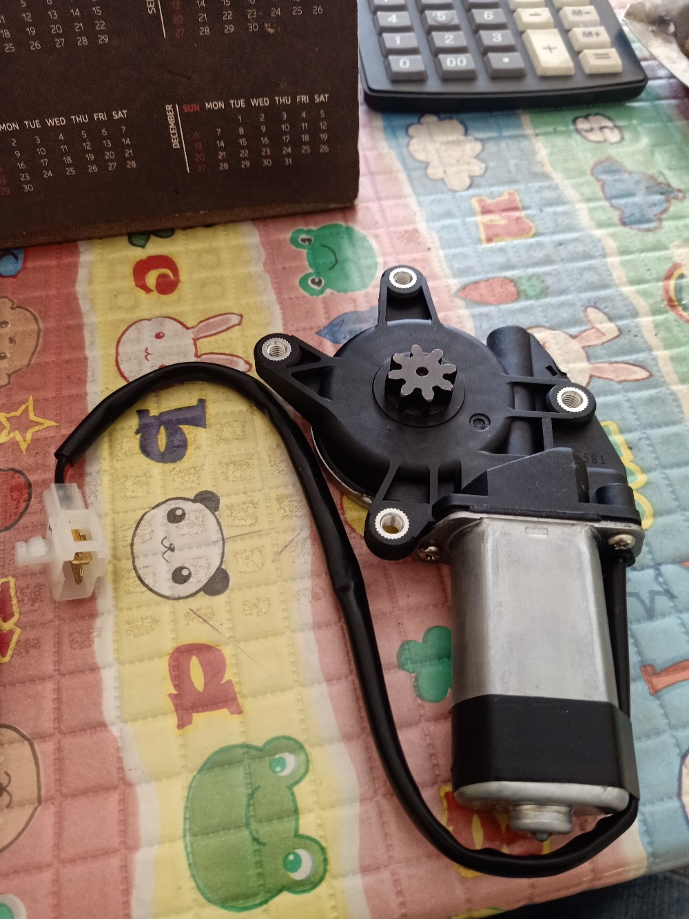 Motor Power Window Panther Lama Kotak Gigi 8 Lubang Baut 4