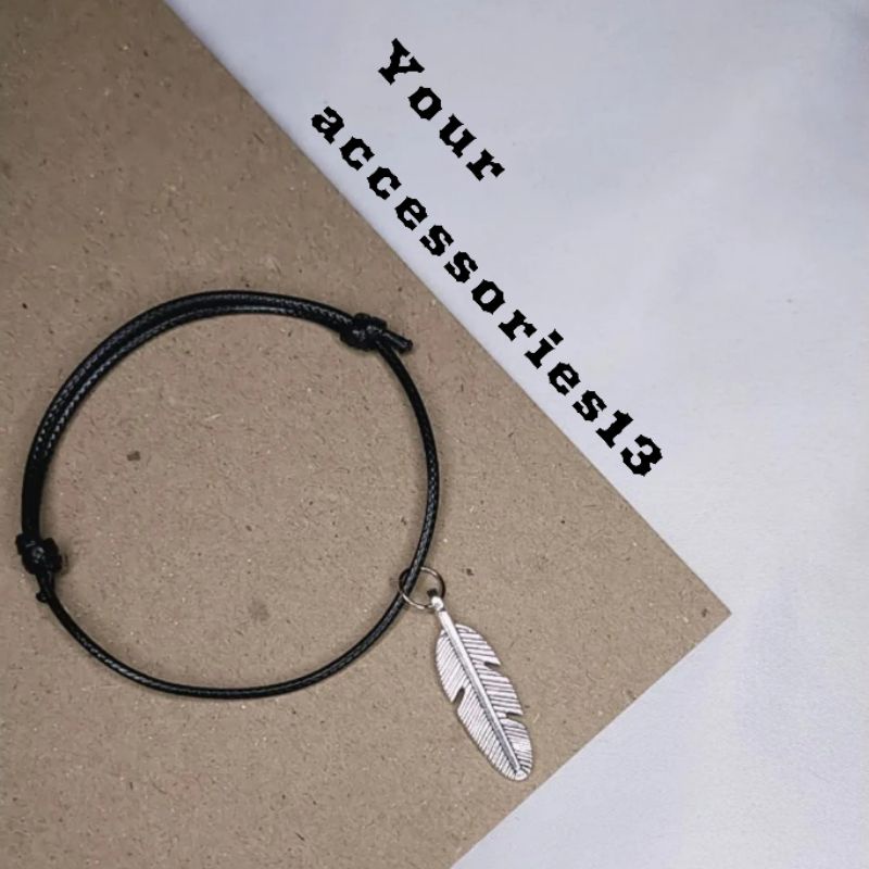 Gelang hitam motif daun charm