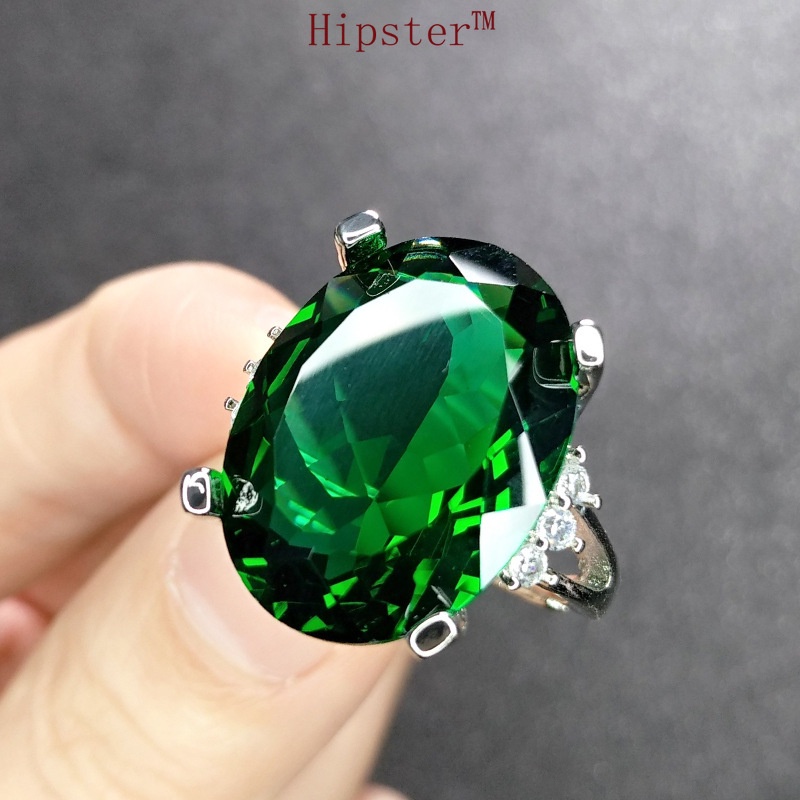 Best Selling Fashion Luxury Inlaid Emerald Ring