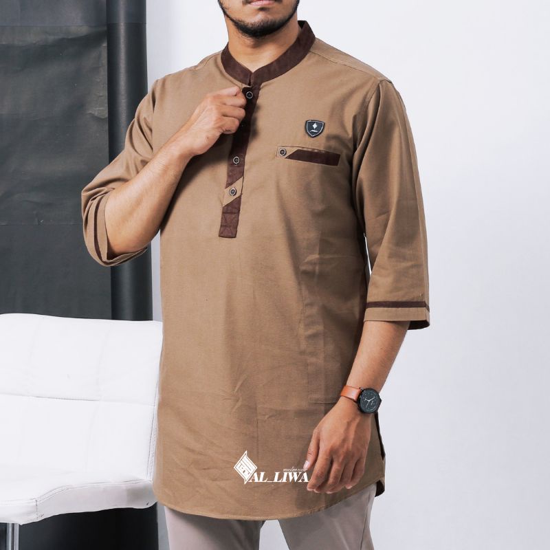 koko kurta pria lengan 3/4 berkualitas aldarta original Al_liwa warna mocca ukuran M L XL