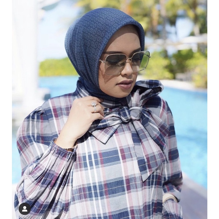 Tapis Square buttonscarves Teal