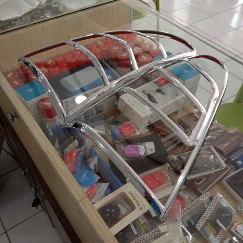 Garnis belakang cover stop lamp grand innova