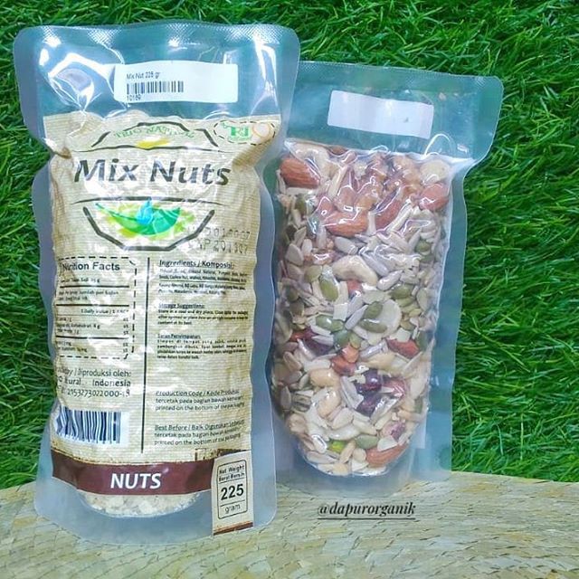 

MIX NUT NON MSG BOSTER ASI. KACANG MPASI. NON PENGAWET TRIO NATURAL HALAL MUI