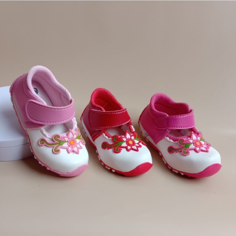 sepatu anak bayi bunyi perempuan usia 1-3 tahun/sepatu balita murah /sepatu anak casual -bg ros