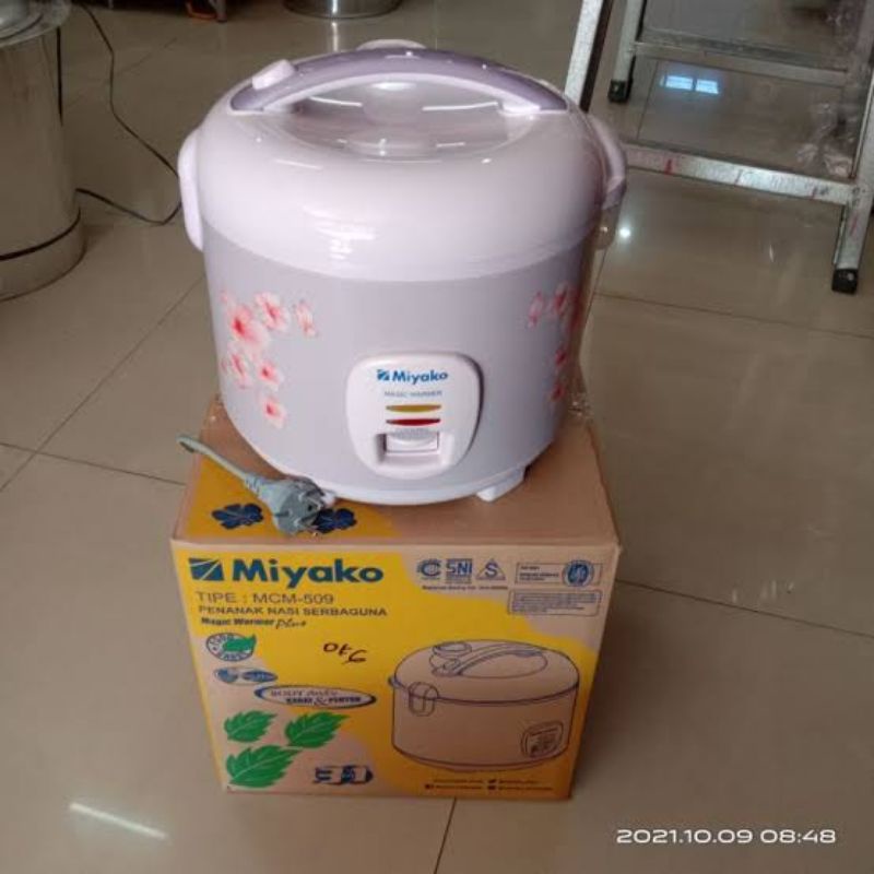 magic Com miyako kapasitas 1.8L garansi resmi 1Thn