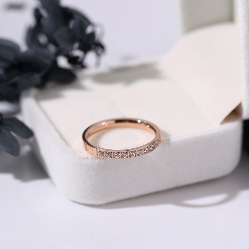 Cincin Titanium Wanita Anastasia Cincin Titanium Steel Warna Rose Gold / Hijau Aksen Berlian Imitasi Anti Karat Untuk Wanita