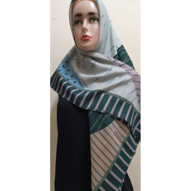 Jilbab segiempat motif azara lasercut