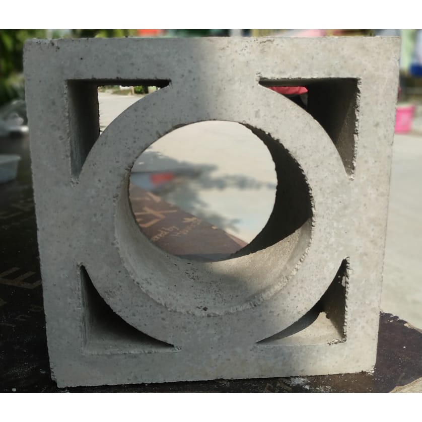 Roster Beton Lubang Bulat